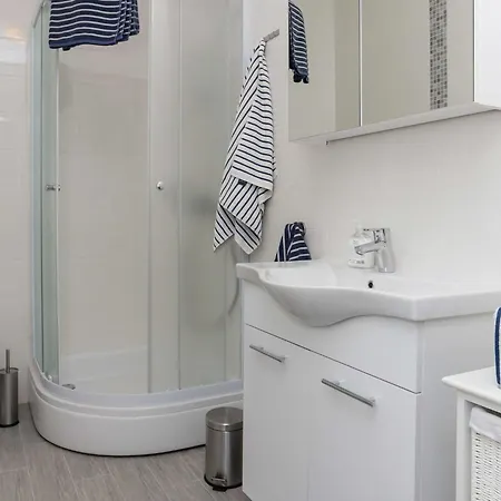 Karmen - One-bedroom Viktor